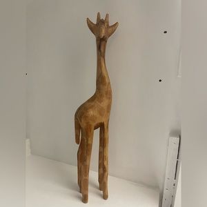 Carved Wooden Giraffe 🦒